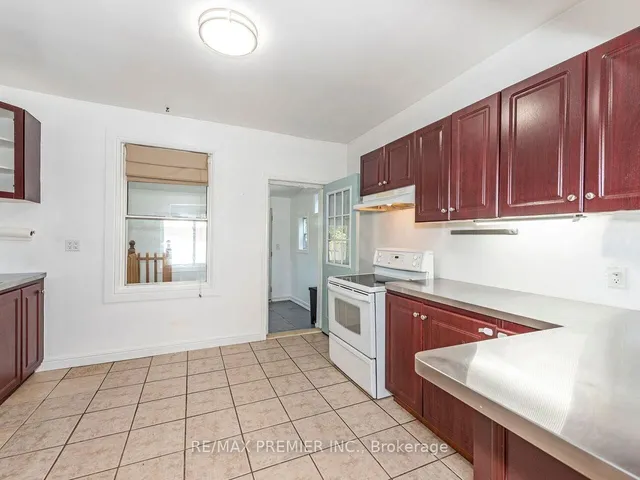 Additional image 13 of 884 Runnymede Rd