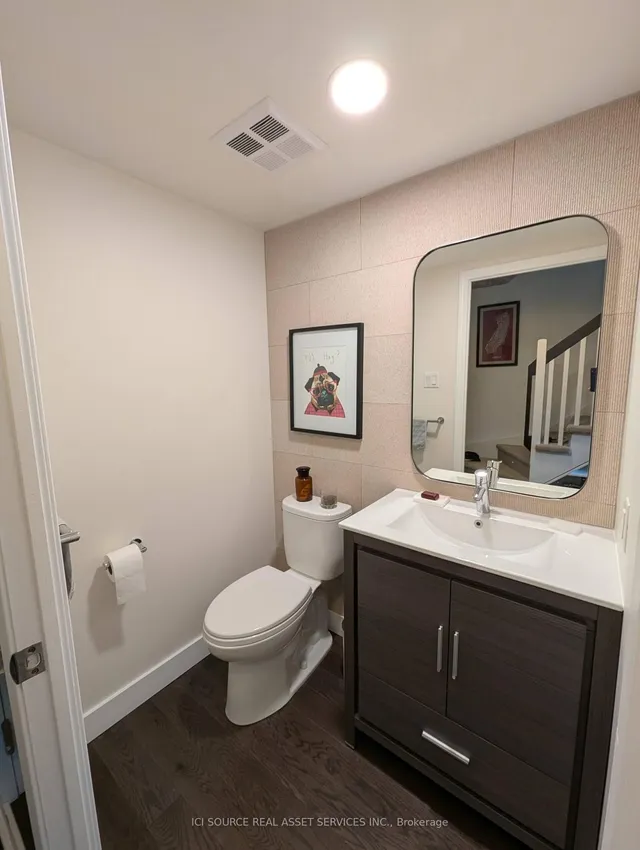 Additional image 5 of 954 King St Unit 319