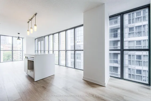 Additional image 32 of 110 Charles St Unit 707