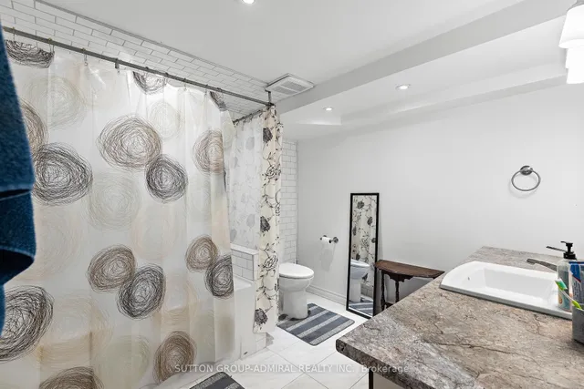 Additional image 32 of 24 Hucknall Rd