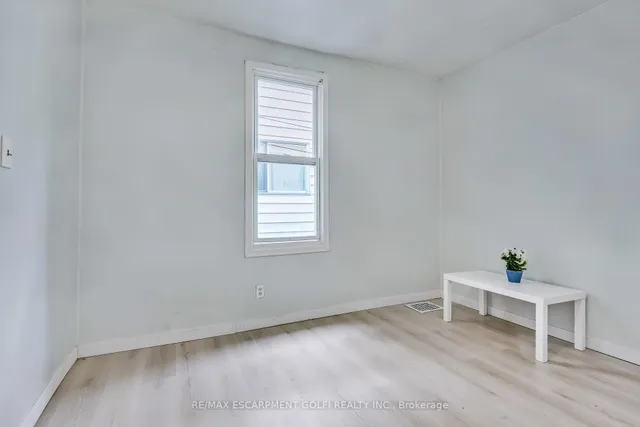 Additional image 13 of 40 Aikman Ave