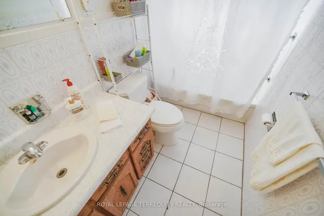 Additional image 30 of 12 Earlscourt Ave