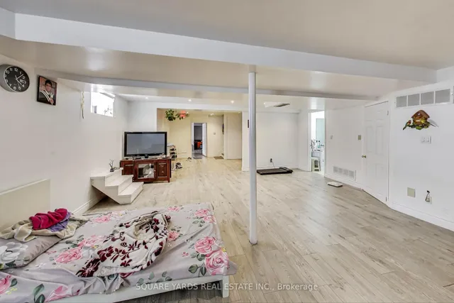 Additional image 36 of 59 Adirondack Cres