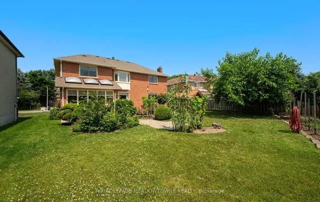 Additional image 47 of 36 Shadywood Rd