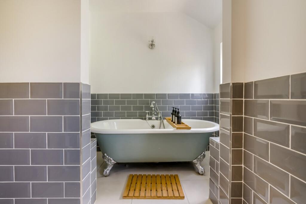 Additional image 62 of Radlett Road, Frogmore, St. Albans, Hertfordshire