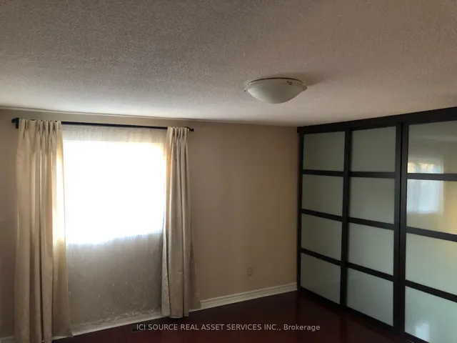 Additional image 11 of 56 Niagara Pl