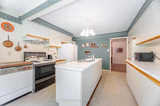 Additional image 18 of 23 Mossbank Dr