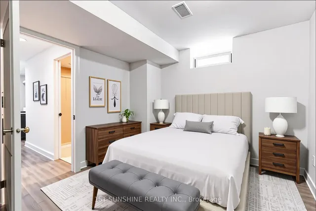 Additional image 33 of 233 SPRINGVALLEY Cres