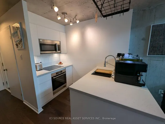 Additional image 11 of 954 King St Unit 319