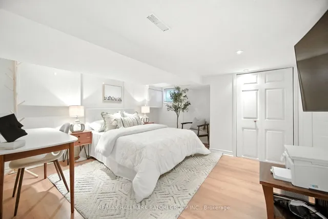 Additional image 20 of 276 Roselawn Ave