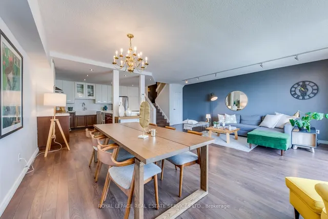 Additional image 27 of 33 Harbour Sq Unit 1032