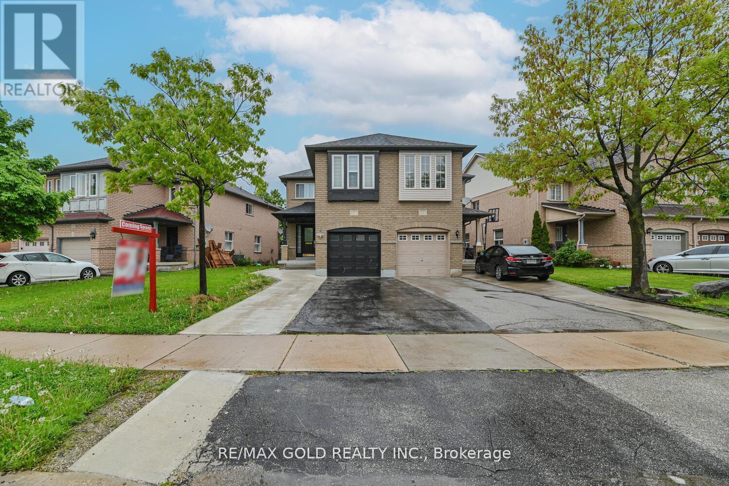 Property image for 9 FAIRLAWN BOULEVARD|Brampton (Vales of Castlemore), Ontario L6P1B6