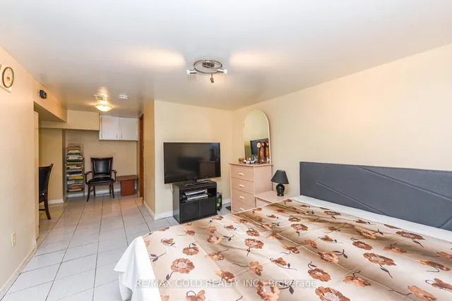 Additional image 30 of 3507 Laddie Cres