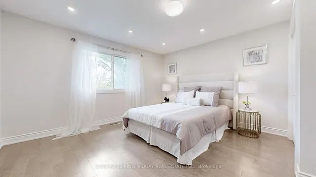 Additional image 30 of 54 Garnier Crt