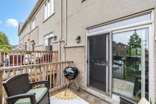 Additional image 19 of 215 Dundas St Unit 53