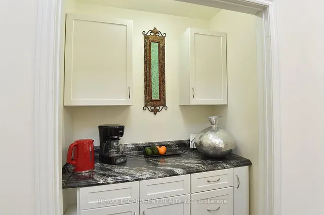 Additional image 21 of 8 Valiant Circ