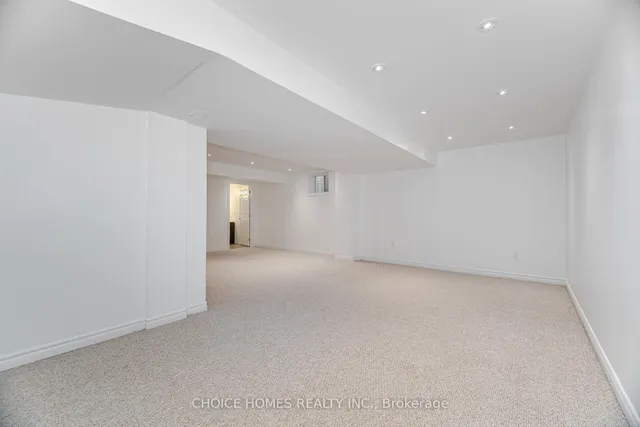 房产图片 43 - 319 麦克杜格尔交汇处