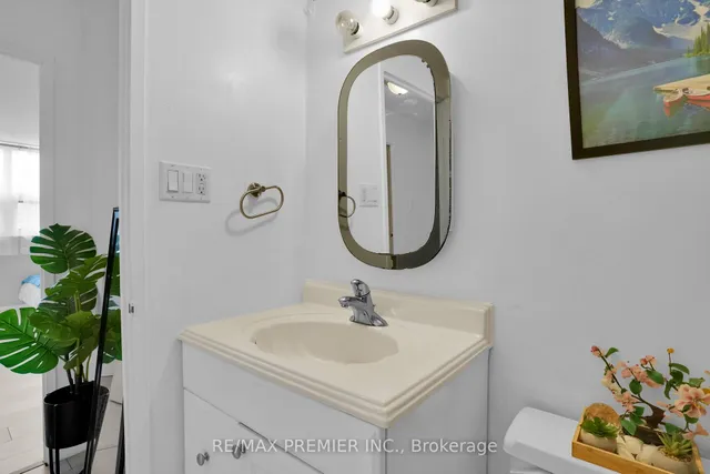 Additional image 19 of 8 Lisa St Unit 505