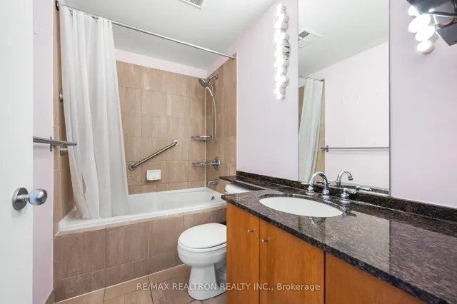 Additional image 13 of 168 King St Unit 1111