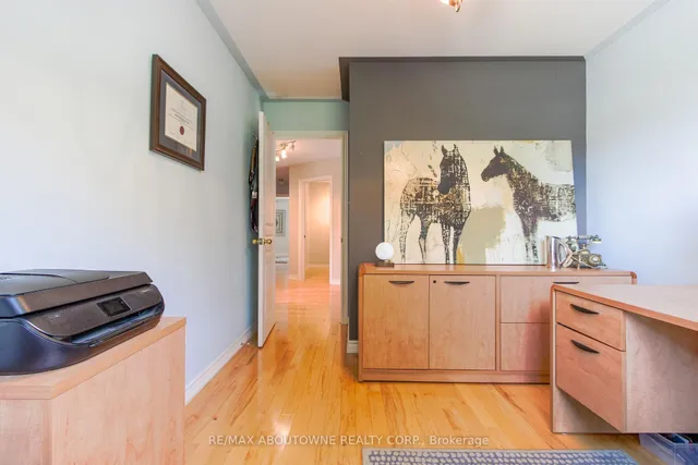 Additional image 18 of 160 Paris St