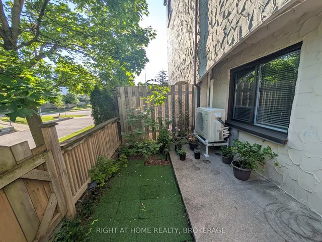 Additional image 23 of 1058 Falgarwood Dr Unit 132