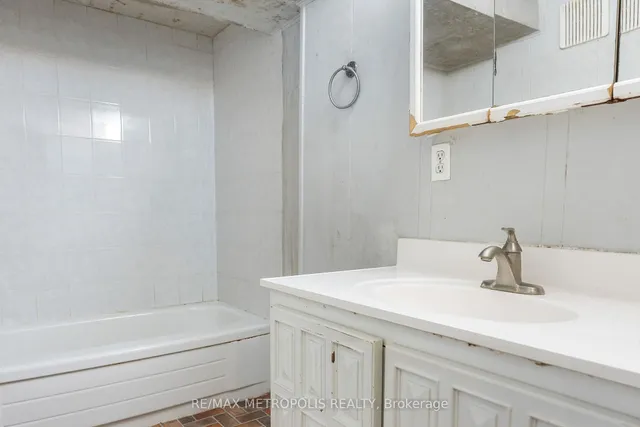 Additional image 32 of 154 Fitzgibbon Ave