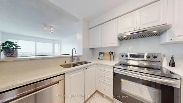 Additional image 8 of 11 Lee Centre Dr Unit 1905