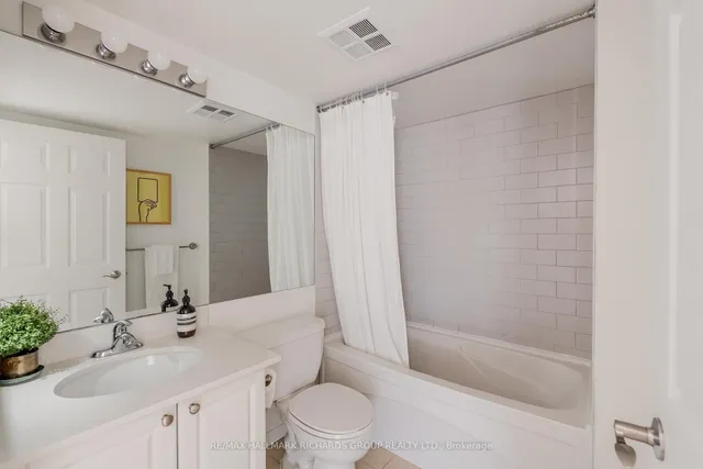 Additional image 10 of 230 King St Unit 1220