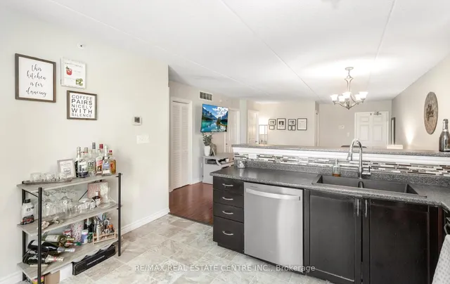 Additional image 27 of 1370 Main St Unit 205