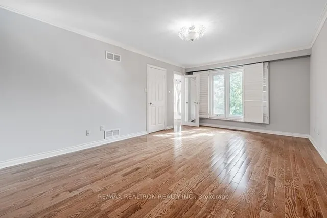 Additional image 16 of 23 Lawnview Dr