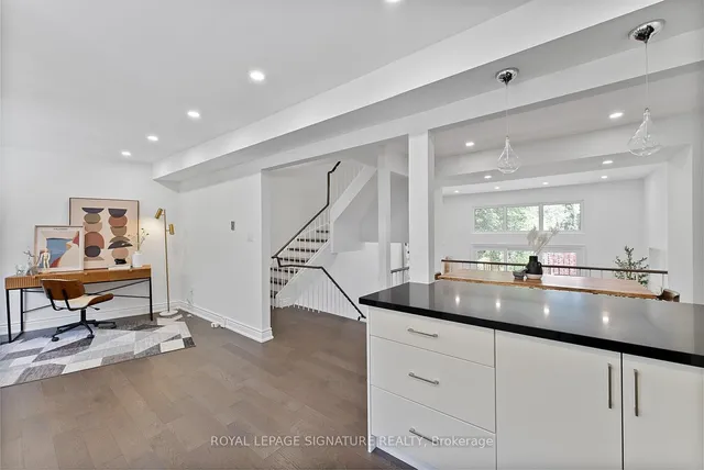 Additional image 21 of 70 Jenny Wrenway