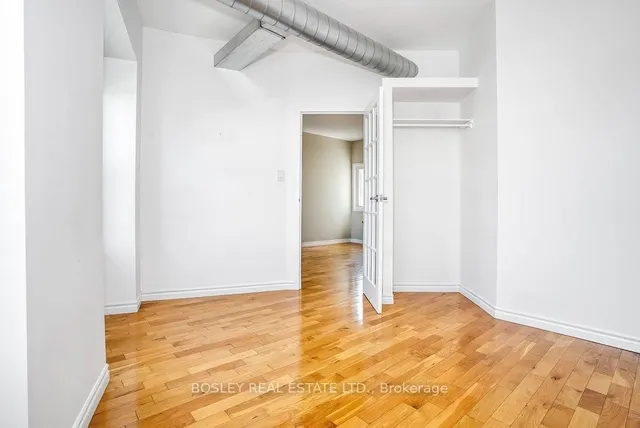 Additional image 12 of 2909 Dundas St
