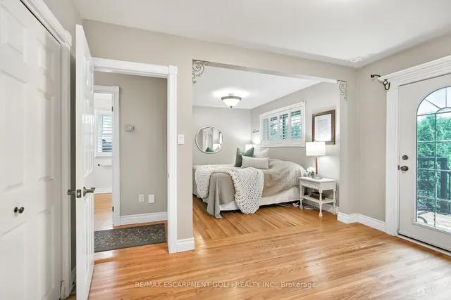 Additional image 19 of 31 Valecrest Ave