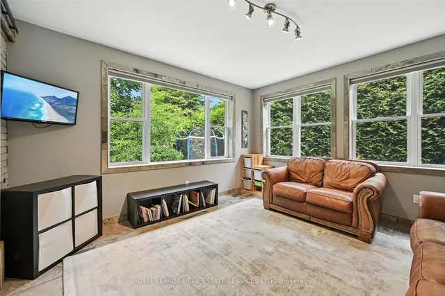 Additional image 20 of 4240 Dunvegan Rd