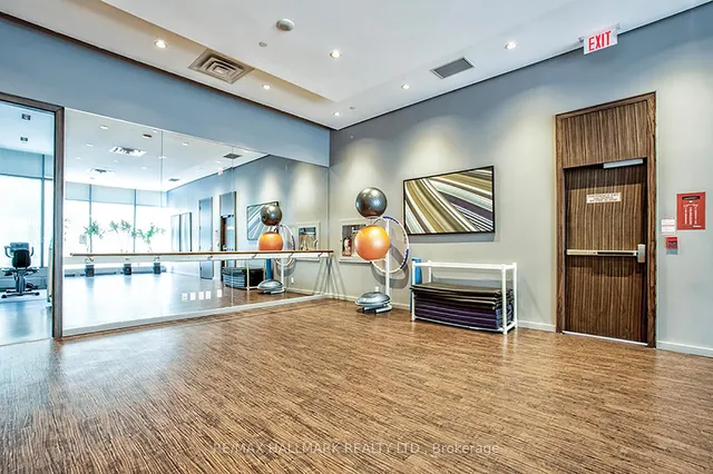 Additional image 37 of 33 Lombard St Unit 2406