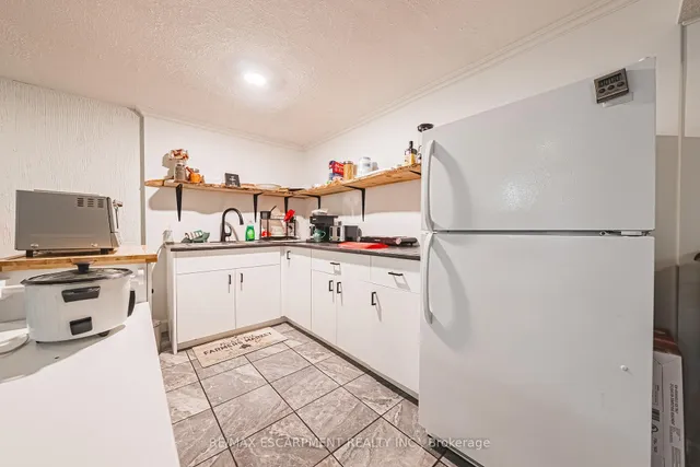 Additional image 26 of 44 Billington Cres