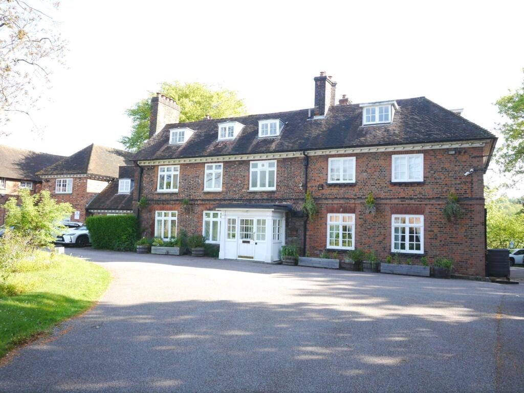 Additional image 27 of Great North Road, Hatfield