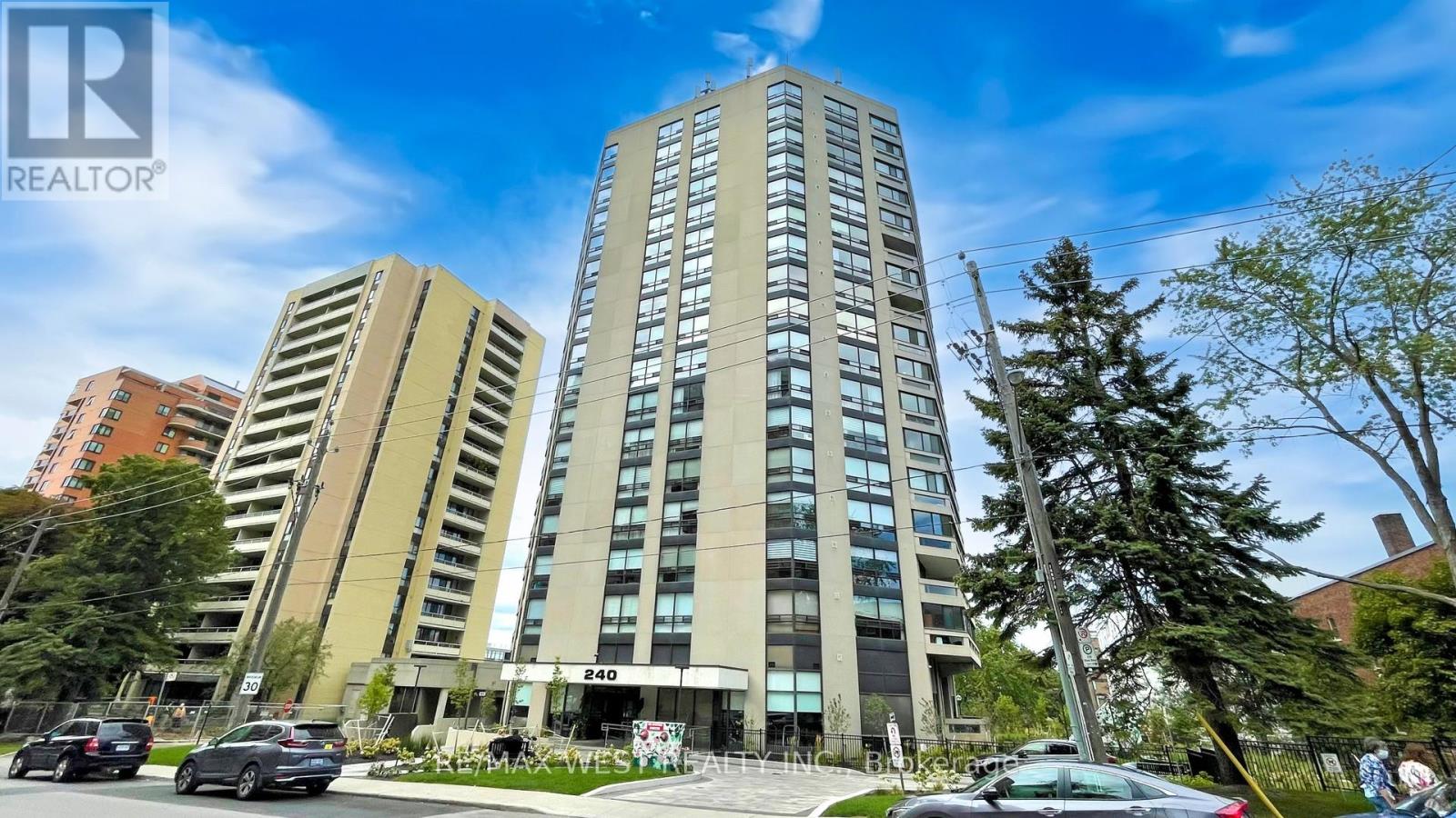 801 - 240 HEATH STREET W|Toronto (Forest Hill South), Ontario M5P3L5