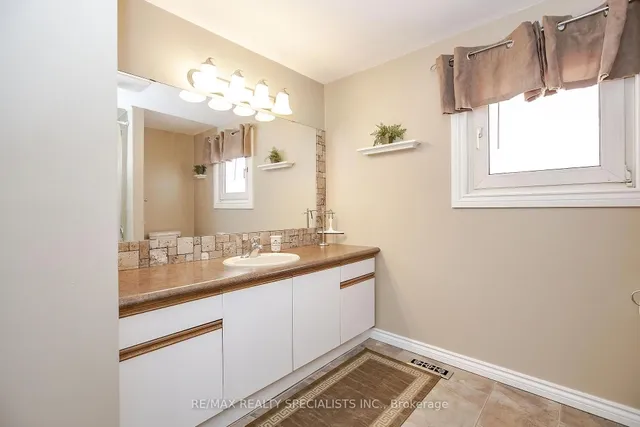 Additional image 30 of 50 Lilly Cres