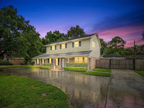 8307 S Braeswood Blvd, Houston, TX 77071