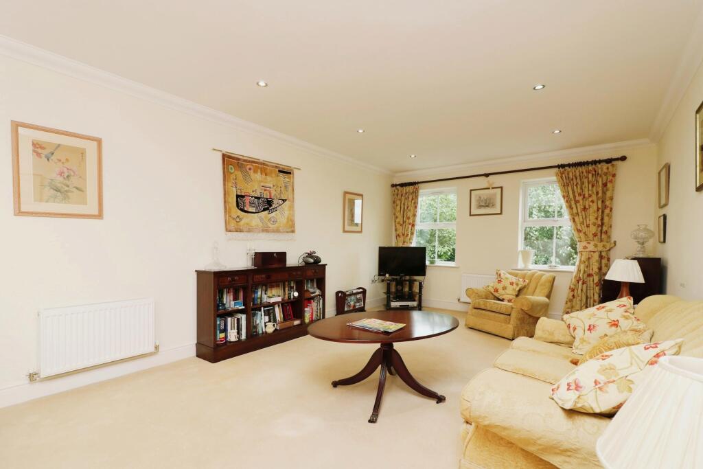 Additional image 4 of Wendover Lodge, Welwyn, Herts, AL6