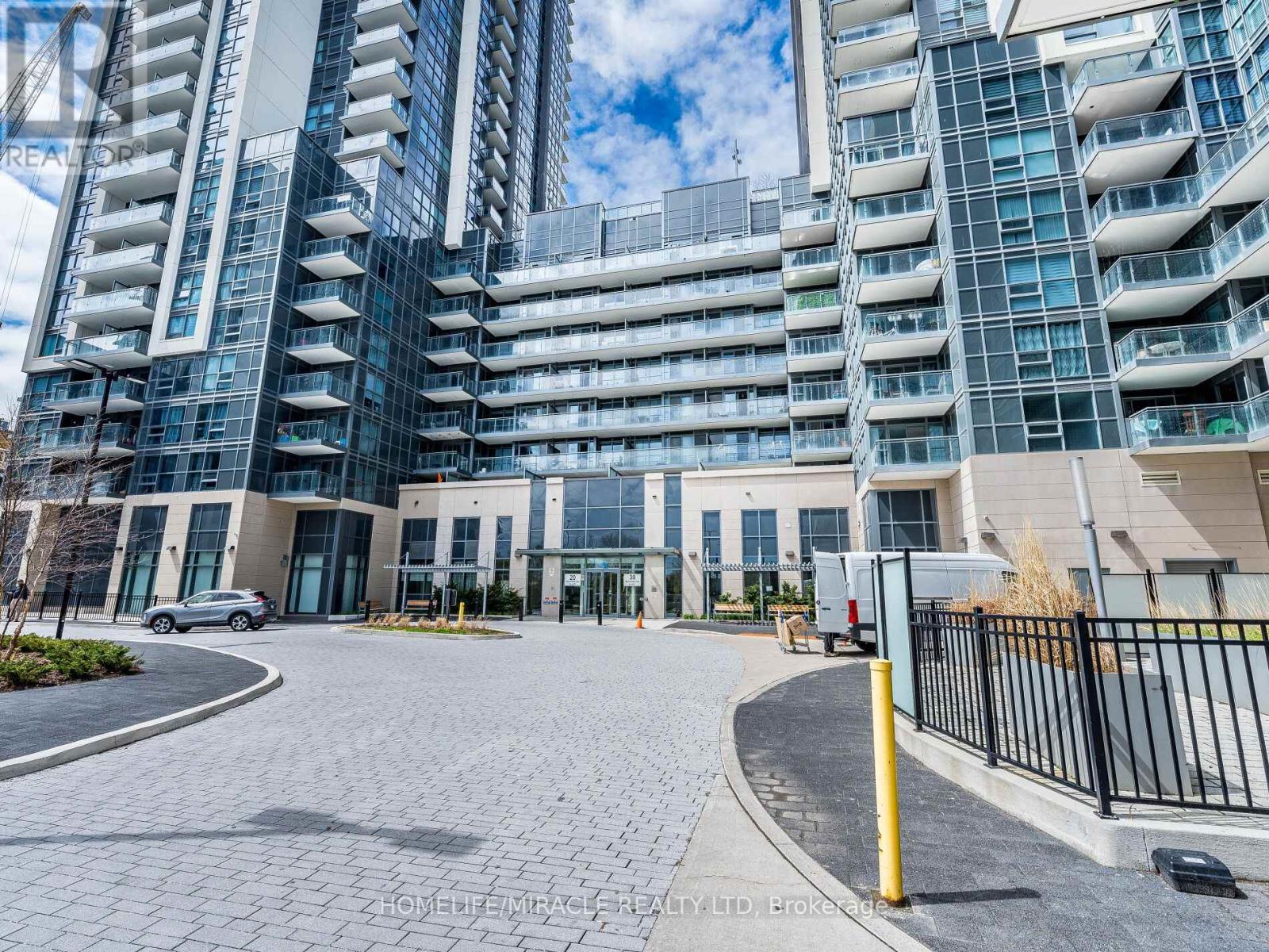 309 - 30 MEADOWGLEN PLACE|Toronto (Woburn), Ontario M1G0A6