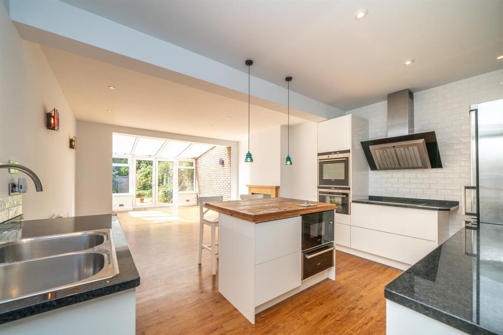 Additional image 25 of Colney Heath Lane, St. Albans