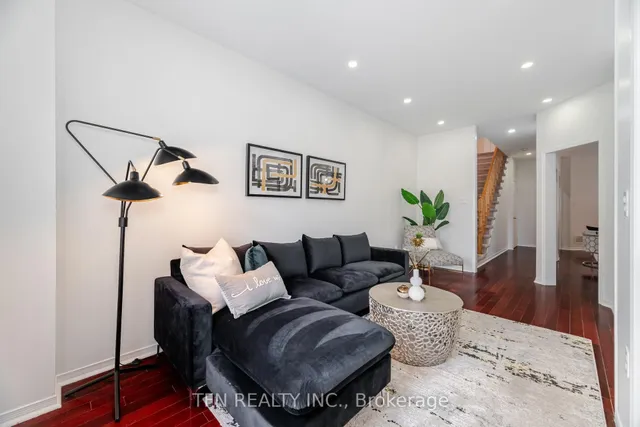 Additional image 31 of 51 Portrush Tr