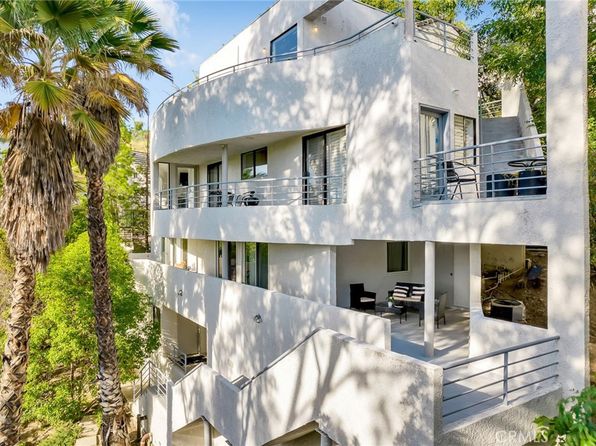 Property image for 4939 Medina Dr, Woodland Hills, CA 91364