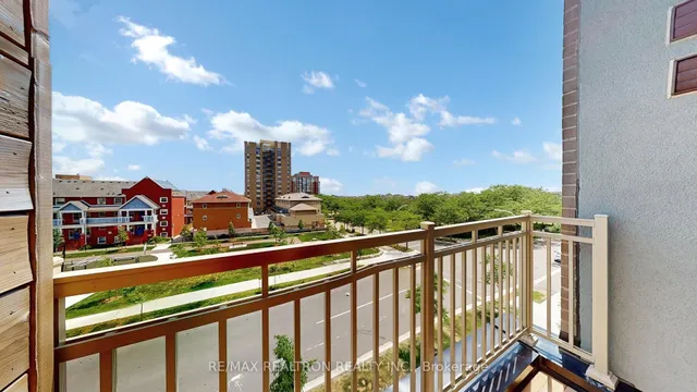 房产图片 35 - 多伦多第十二街260号第5单元