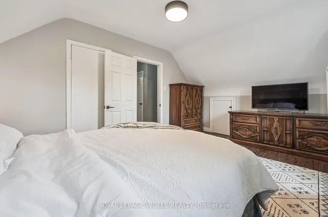 Additional image 17 of 854 Guelph St