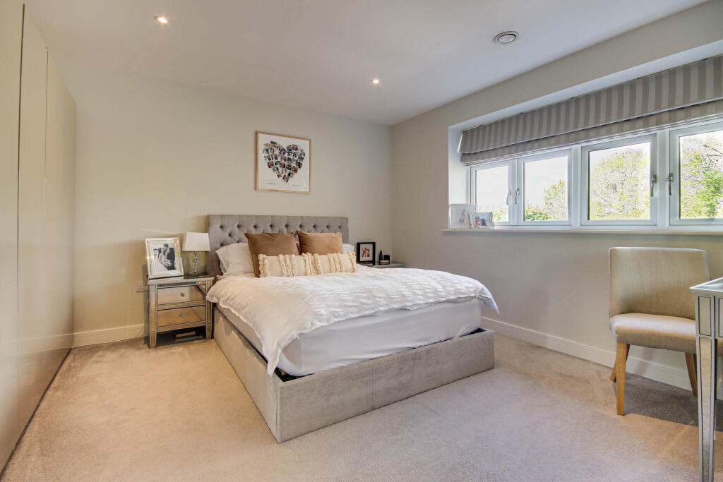 Additional image 4 of Cross Way, Harpenden, Hertfordshire, AL5