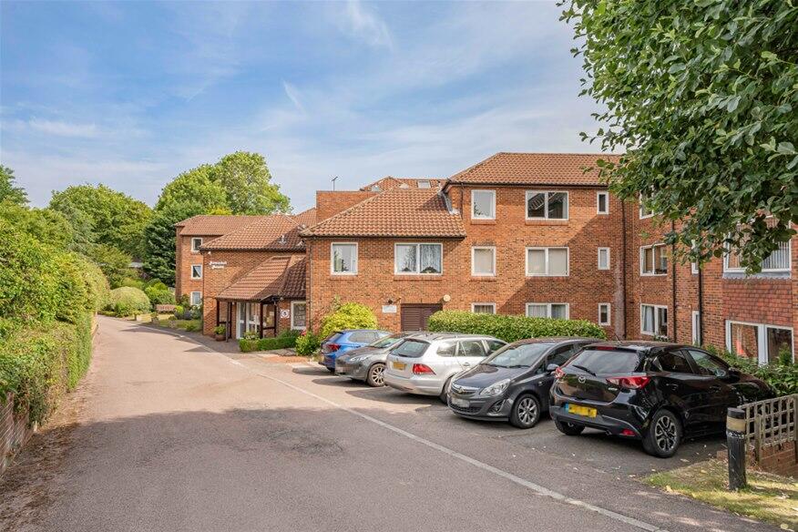 Homedell House Roundwood Lane, Harpenden, AL5