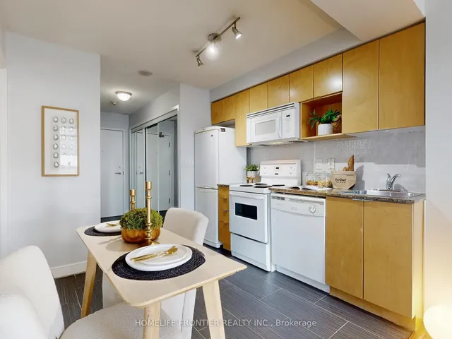 Additional image 11 of 15 Fort York Blvd Unit 1109